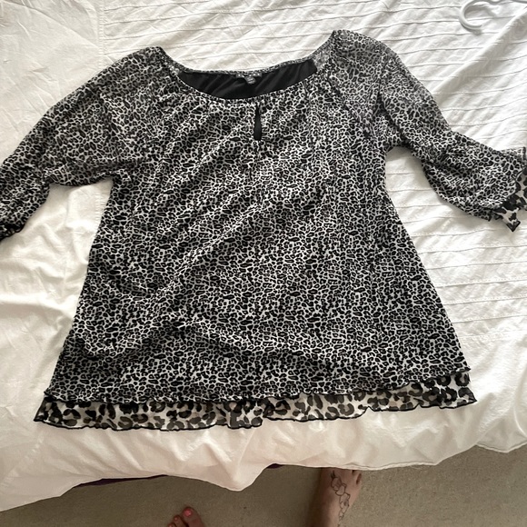Tribal leopard print blouse. US L - Picture 1 of 5